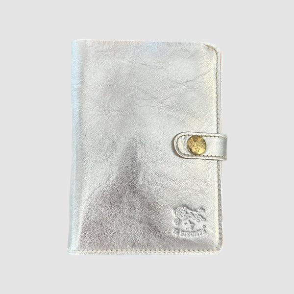 【IL BISONTE】ウォレット - シルバー Il-Bisonte-Medium-Flap-Leather