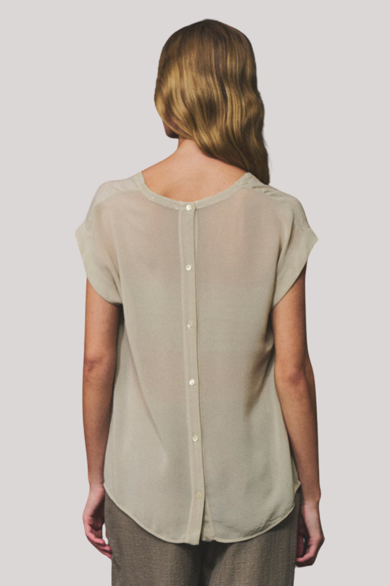 Transit - Wide Shoulder Rounded V-Neck Top - ROPE