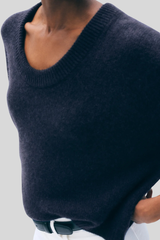 White + Warren - Featherweight Cashmere Scoopneck Tee - DEEPNAVY